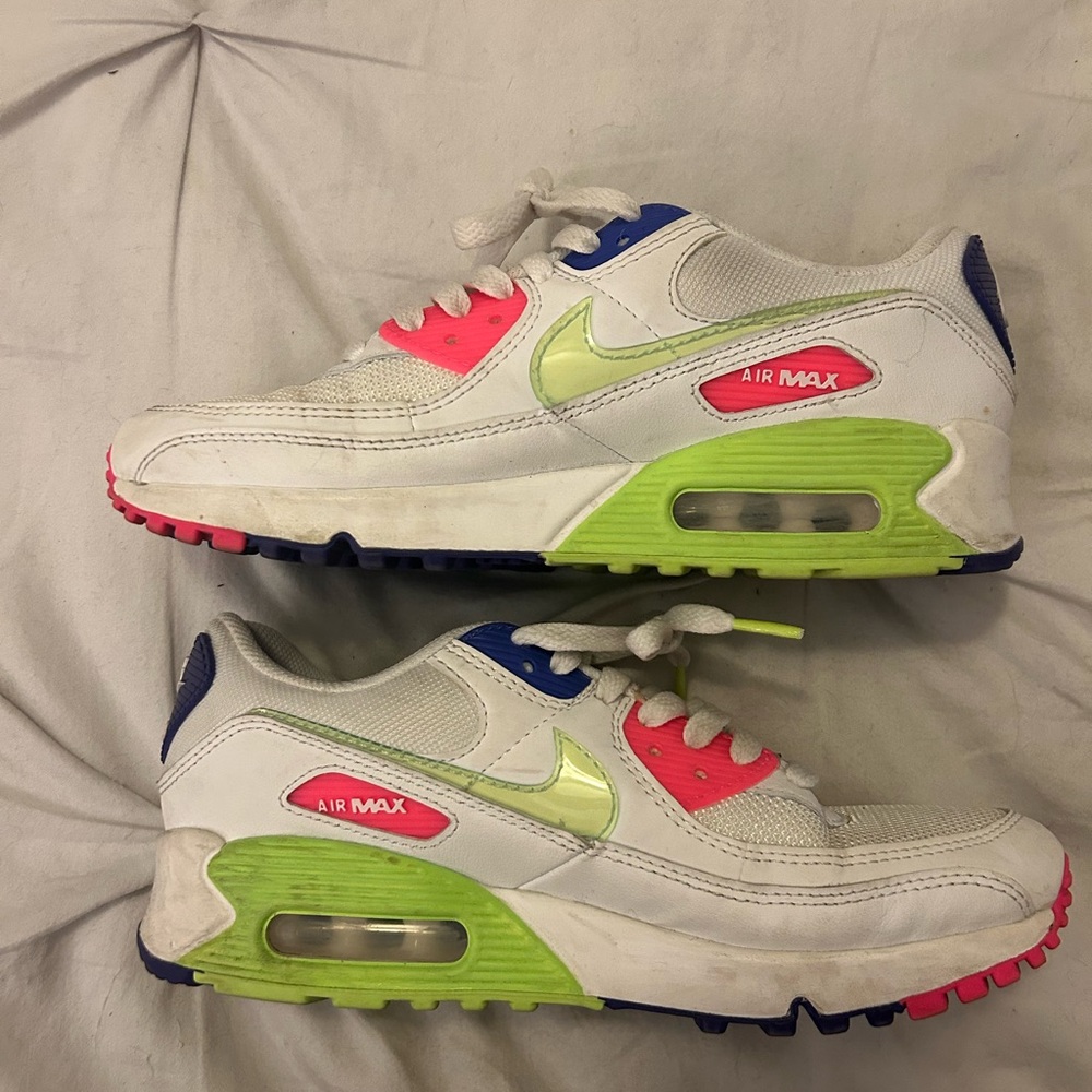 NIKE AIR MAX